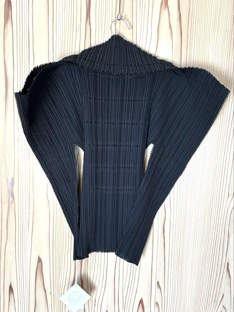 ISSEY MIYAKE 黒 プリーツ 長袖 レディース