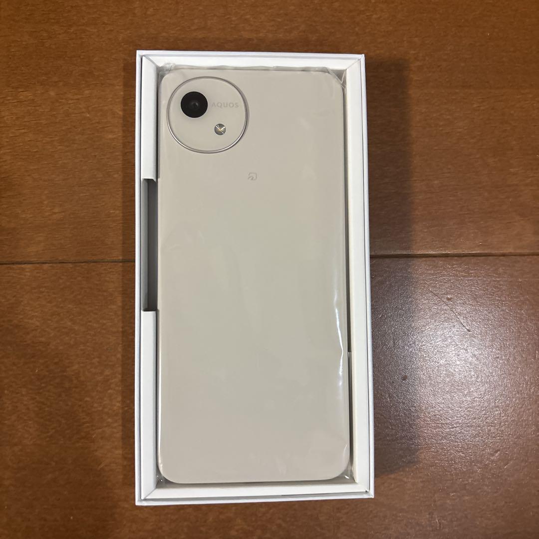 未使用 docomo AQUOS wish 4 ベージュ