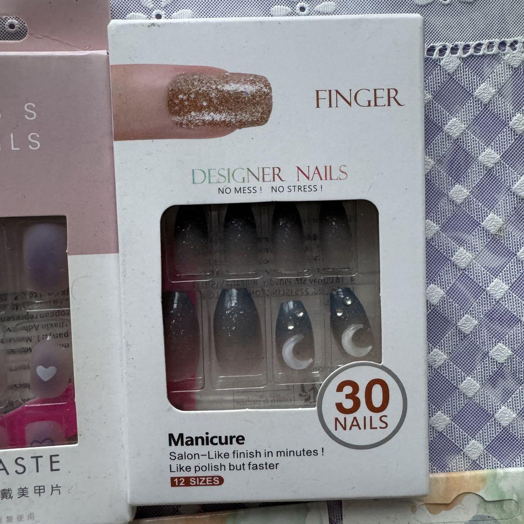ネイルチップ167セット＋消耗品まとめ売り※エコメルカリ便のみ。それ以外対応可。 ネイルチップ セット - メルカリ