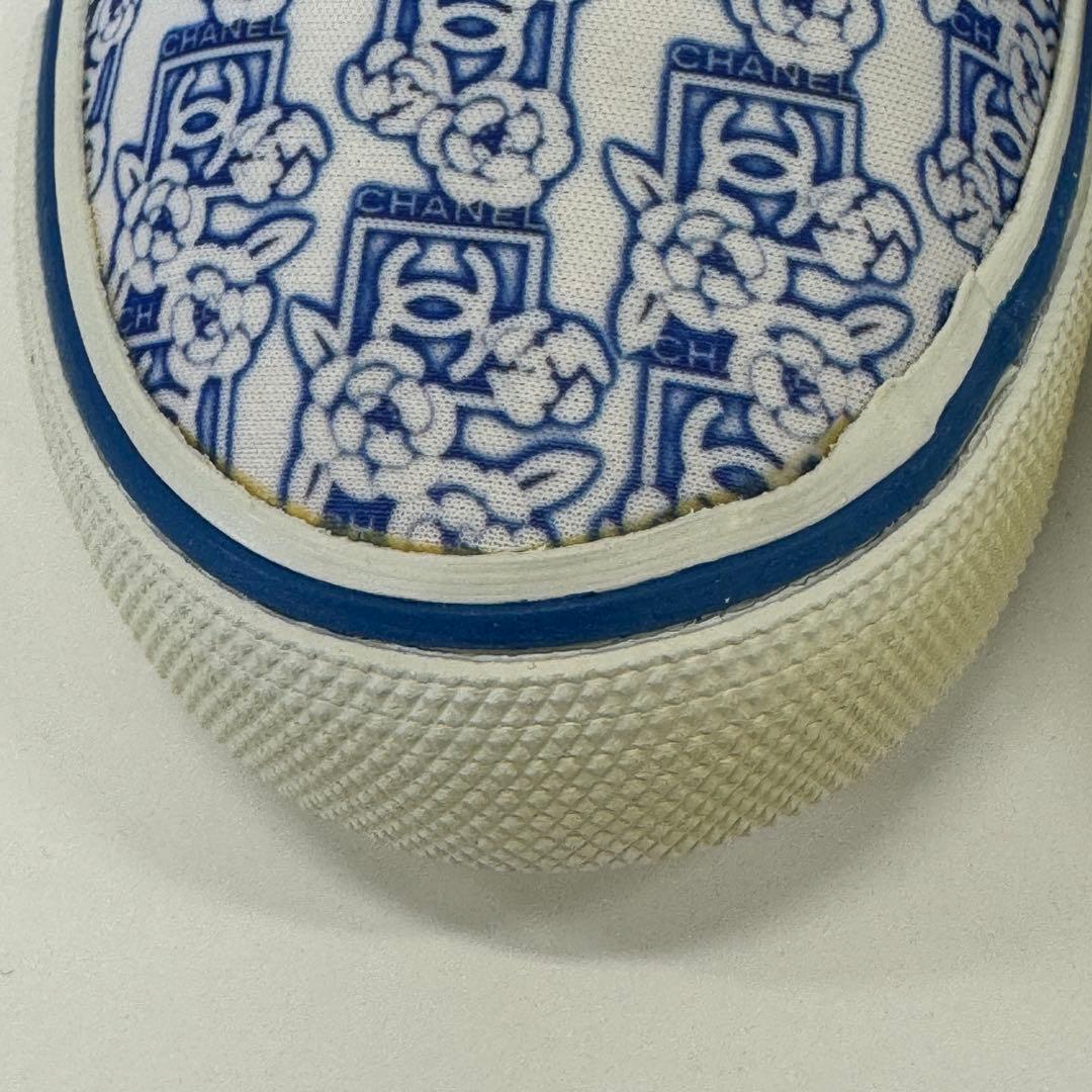 CHANEL スニーカー 青色プリント CHANEL スニーカー 青色プリント