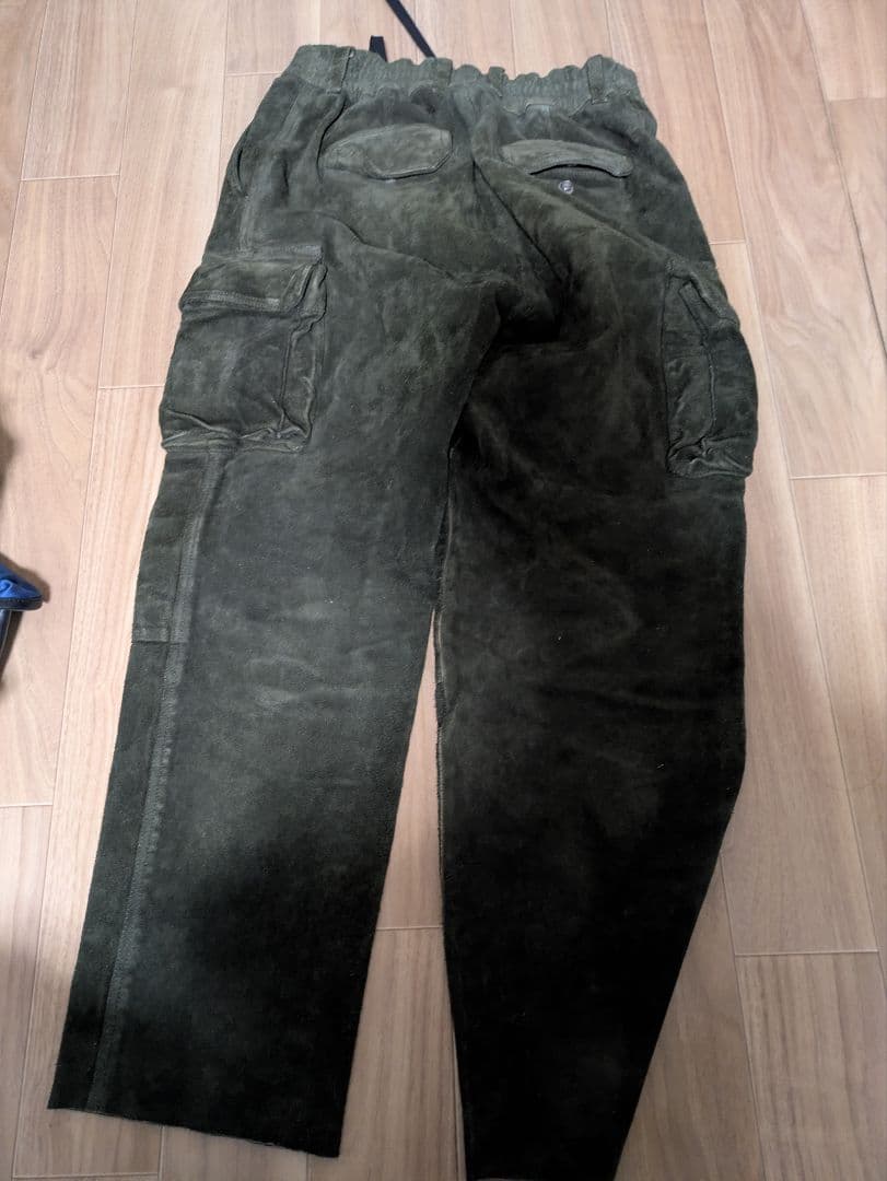 レザーカーゴパンツ
