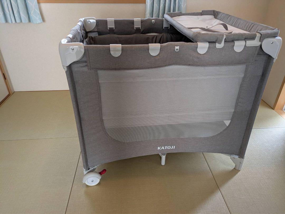 【カトージ】ポータブルベビーベッド おむつ替えテーブル付