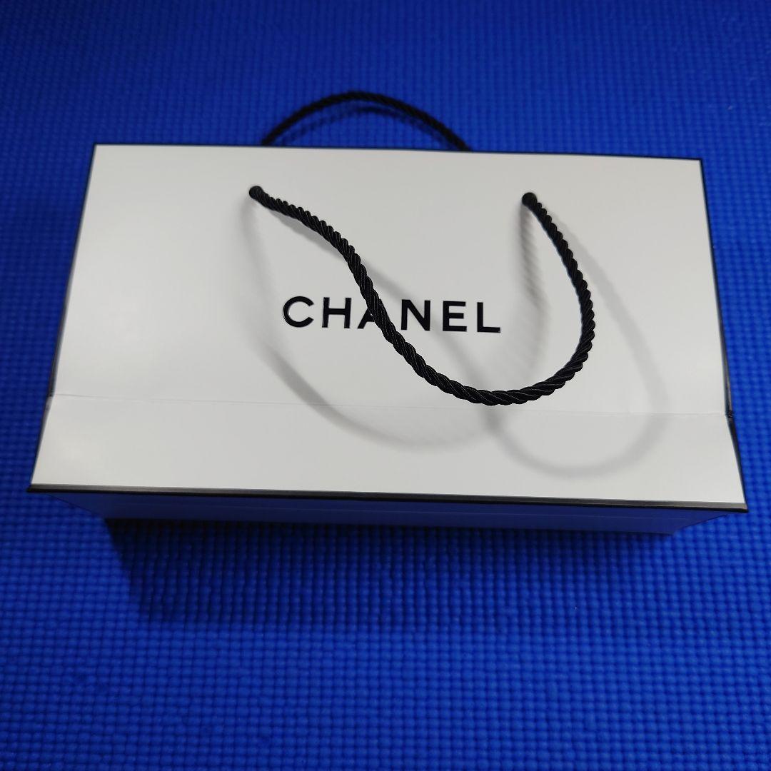 ☆未使用☆ CHANEL オイルコントロールティッシュ バスタブレット ポーチ Amazon | CHANEL(シャネル) オイルコントロールティッシュ