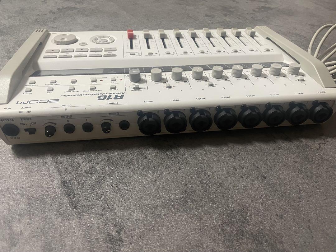 ZOOM ( ズーム ) R16　マルチトラックレコーダー