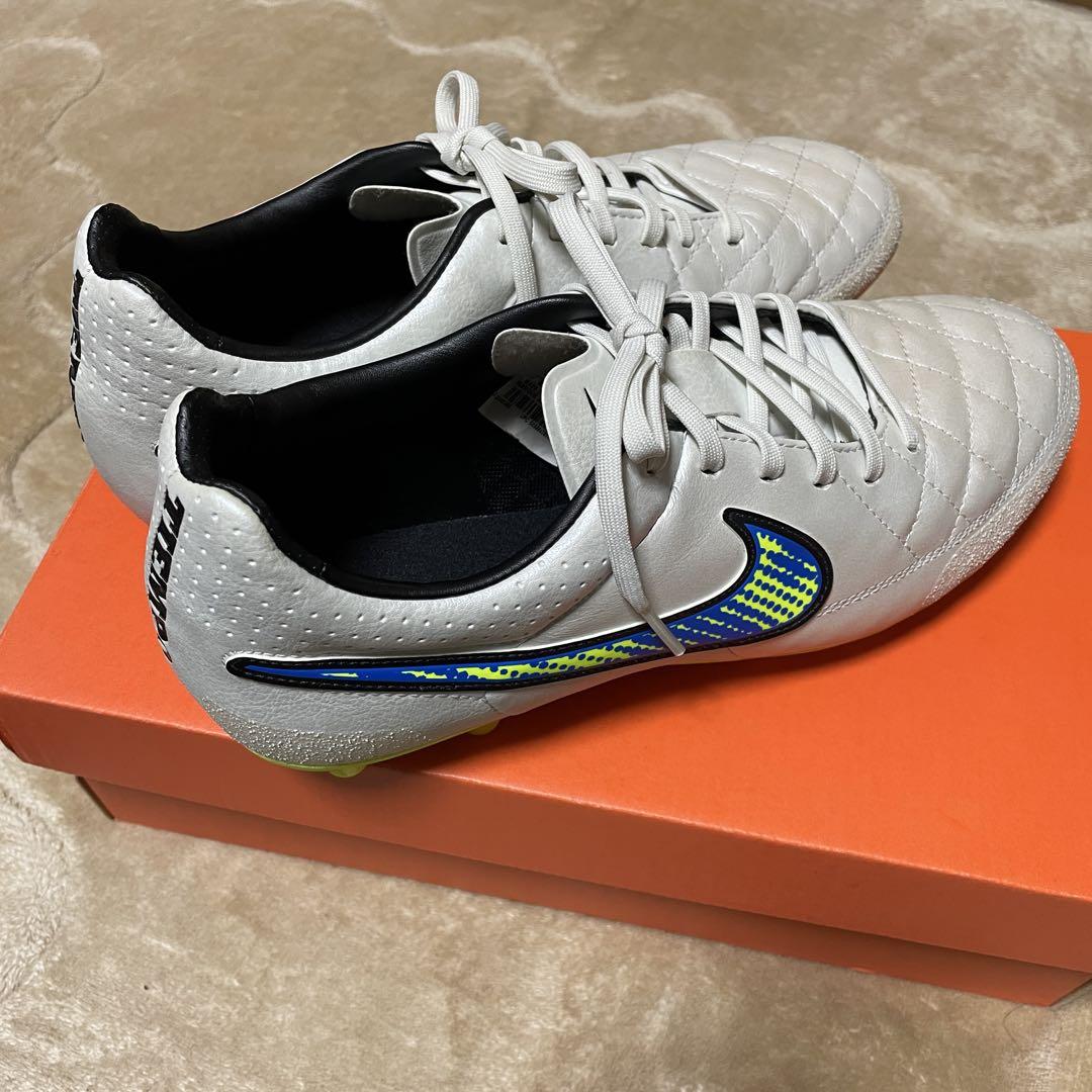 新品未使用⭐︎送料無料⭐︎ NIKE ナイキ ティエンポ レガシー HG-E