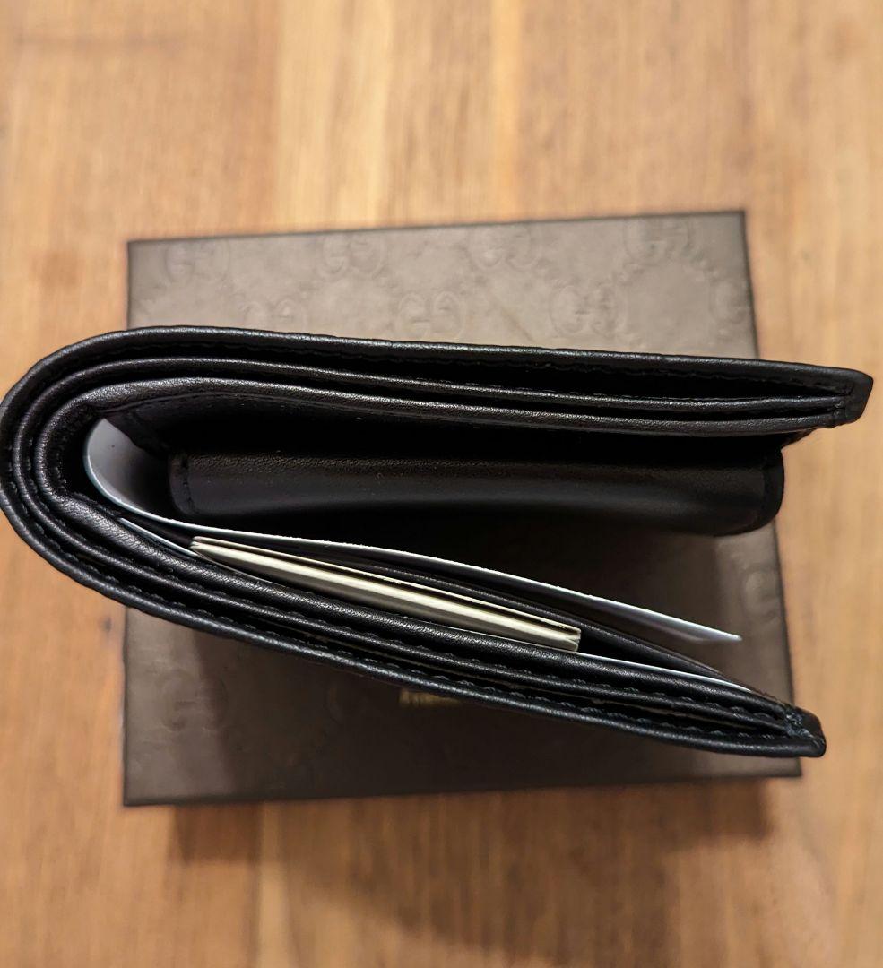 【新品】GUCCI シマレザー 二つ折り財布
