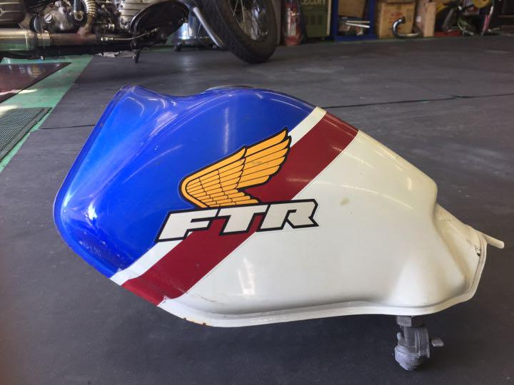 Kawasaki バリオス2 タンク リアカウル 火の玉 塗装後未使用