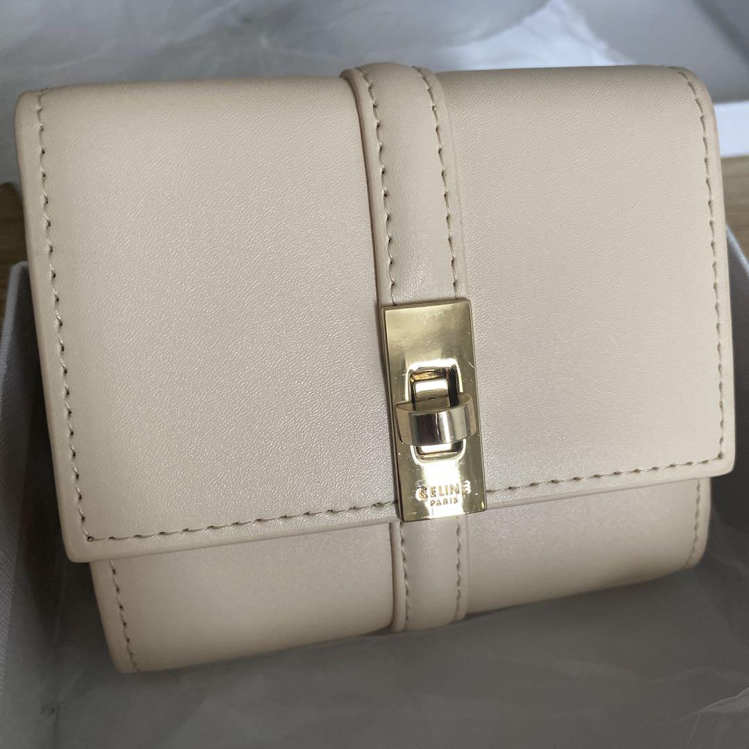 CELINE ベージュ 三つ折り財布 - メルカリ