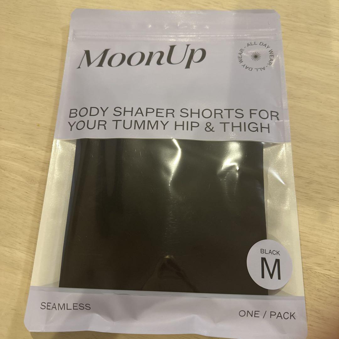 新品未使用品】MoonUp ボディシェイパーショーツ ブラック M