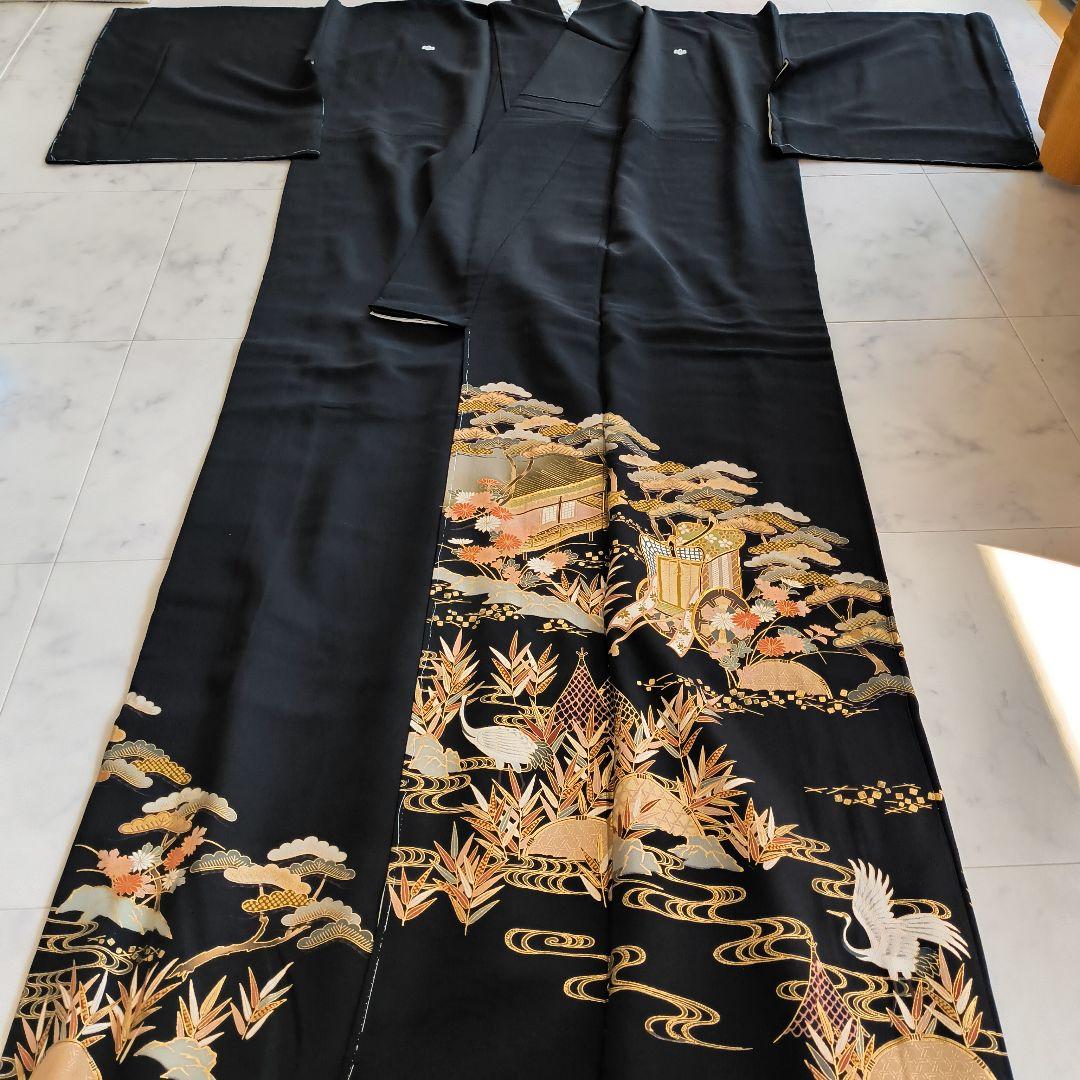 黒留袖　絹 鶴