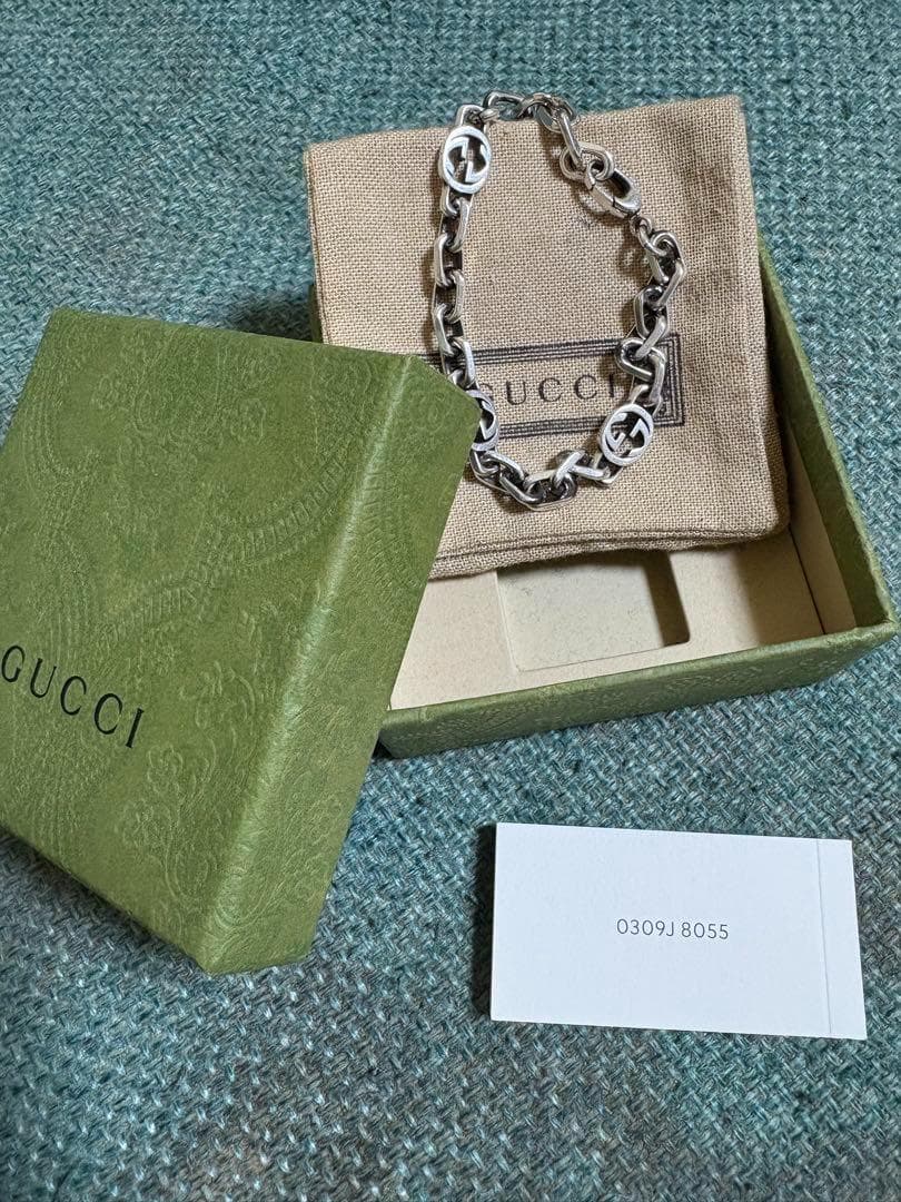 GUCCI ロゴチェーンブレスレット