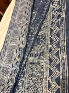 HEMP /少数山岳民族のモン族 伝統の手織り藍染バティック柄麻布5m幅33cm