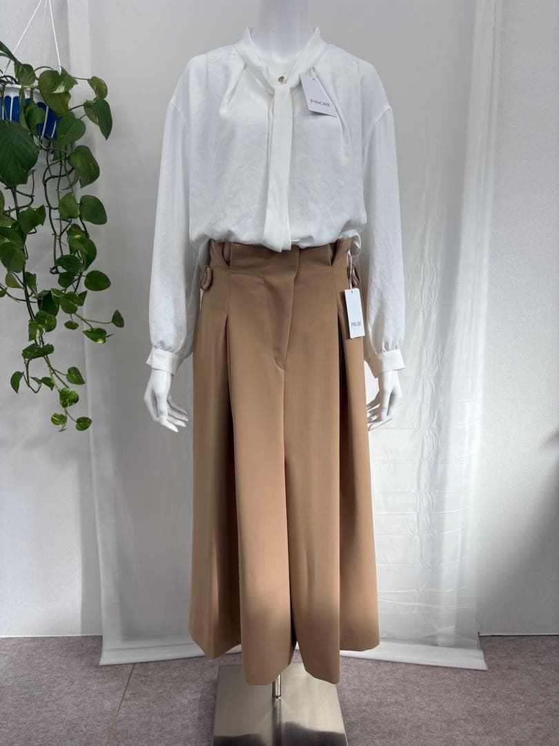 ☆PINORE☆新品未使用☆40size☆ガウチョパンツ、ミモレ丈☆ベージュ