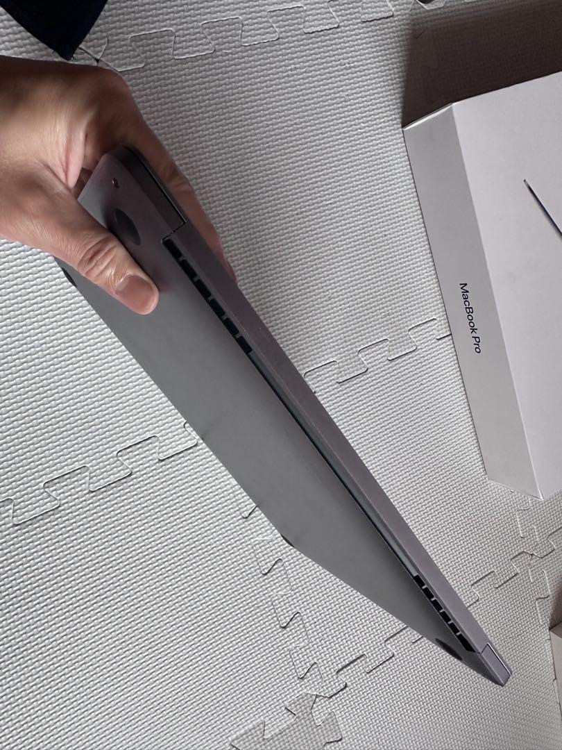 . 出品MacBook Pro 2020 13インチ 16/512GB