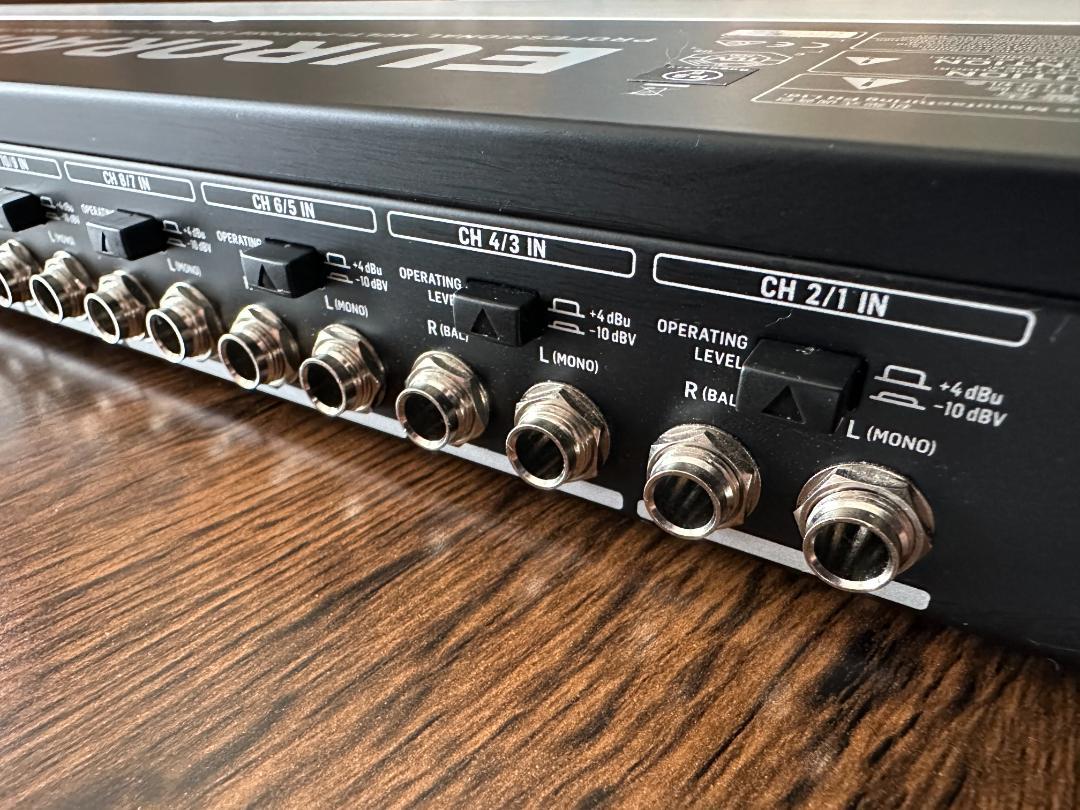 BEHRINGER RX1602 EURORACK PRO ラインミキサー BEHRINGER ( ベリンガー ) RX1602 EURORACK PRO ラインミキサー