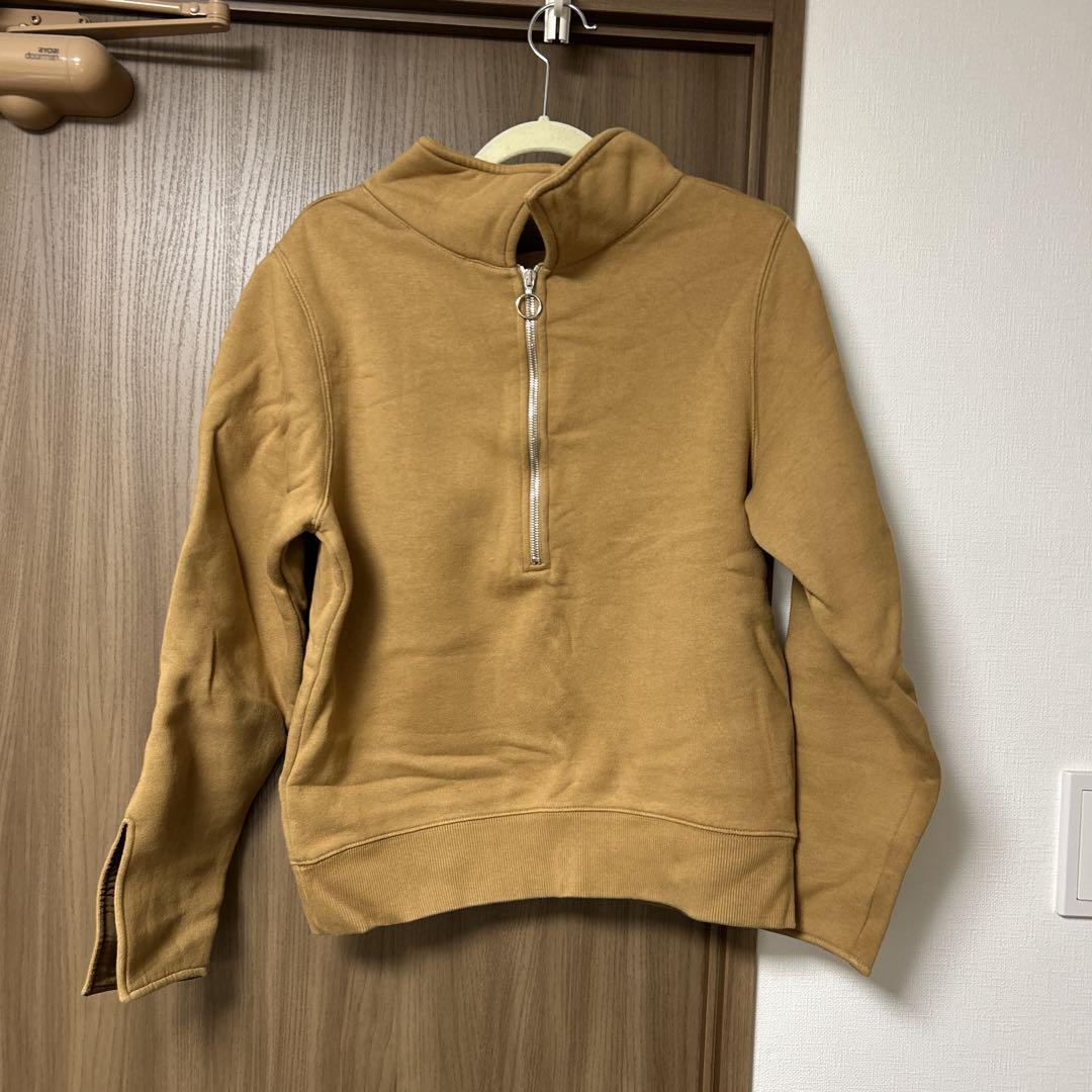 Acne Studios ベージュ ハイネック トレーナー