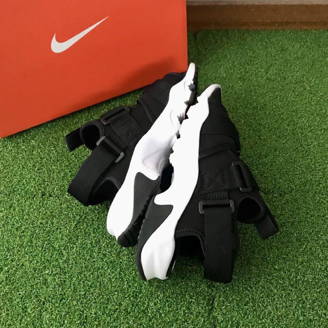 NIKE ナイキ　キャニオン サンダル　ブラック／ホワイト　22cm