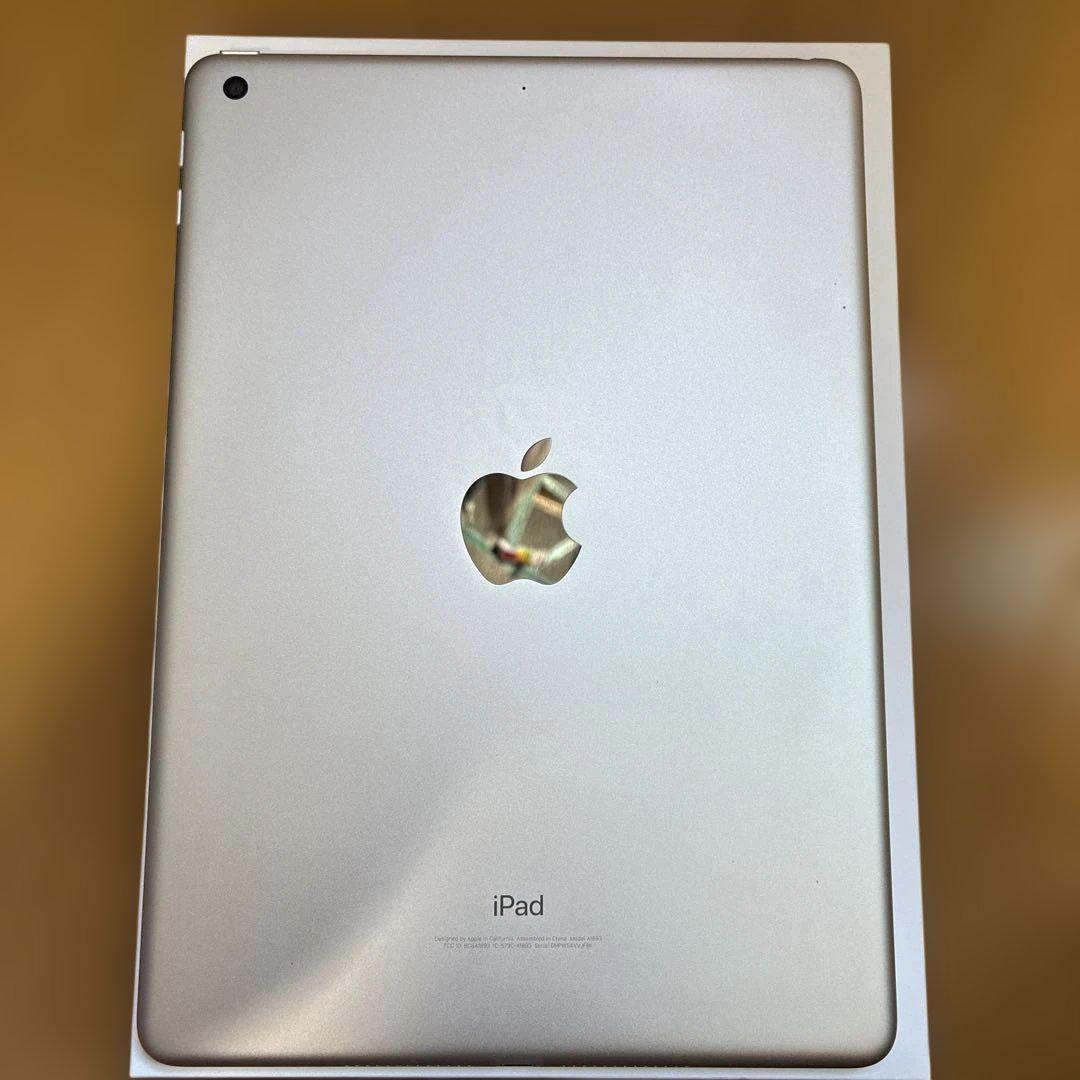 iPad 第6世代 32GB シルバー Wi-Fiモデル バッテリー88% 美品