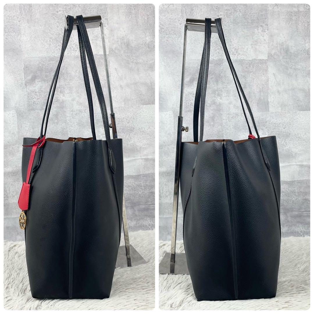 A4可 美品 トリーバーチ レザー トートバッグ ペリー チャーム 肩掛け 黒 A4可 美品 トリーバーチ レザー トートバッグ ペリー チャーム