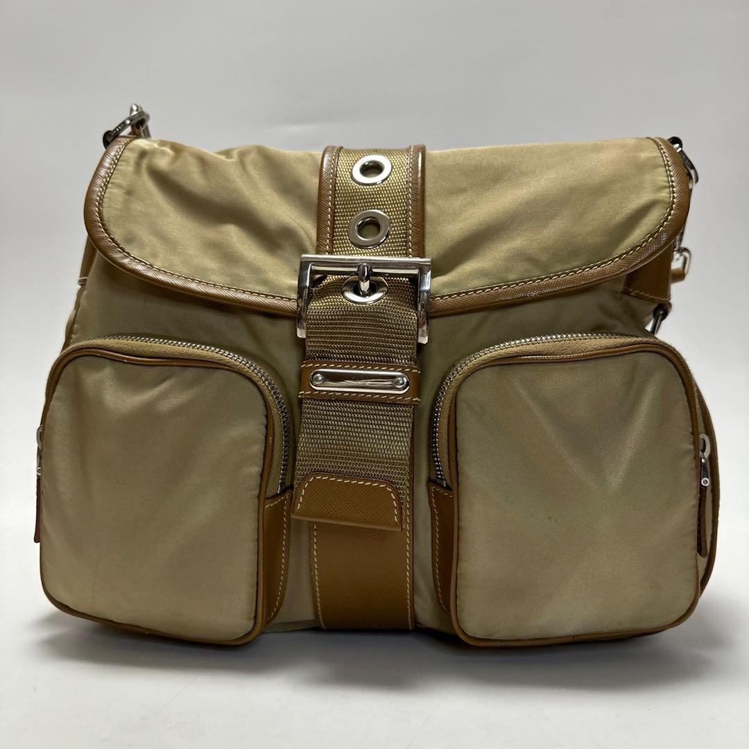 極美品】 PRADA プラダ ショルダーバッグ 三角ロゴ ナイロン 黒 人気