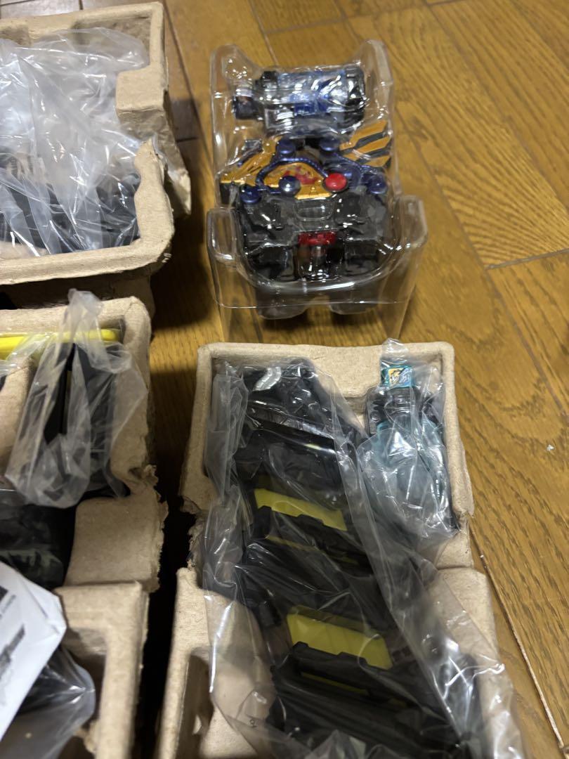 仮面ライダービルド　仮面ライダークローズ　おもちゃセット