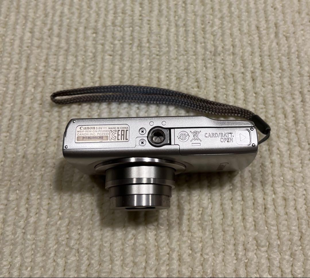 Canon　キャノン　デジタルカメラ　IXY200　シルバーカラー