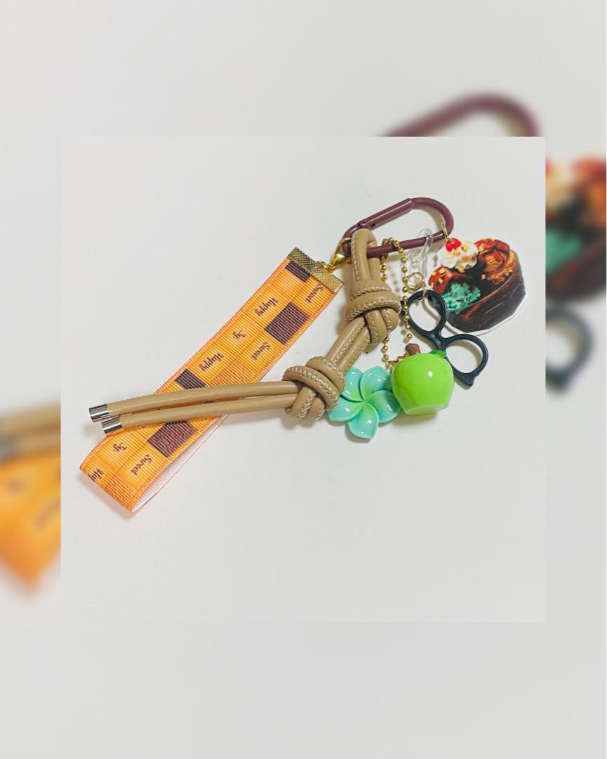 【NEW限定品】 じゃらじゃらキーホルダー バッグチャーム ミセスグリーン 小物