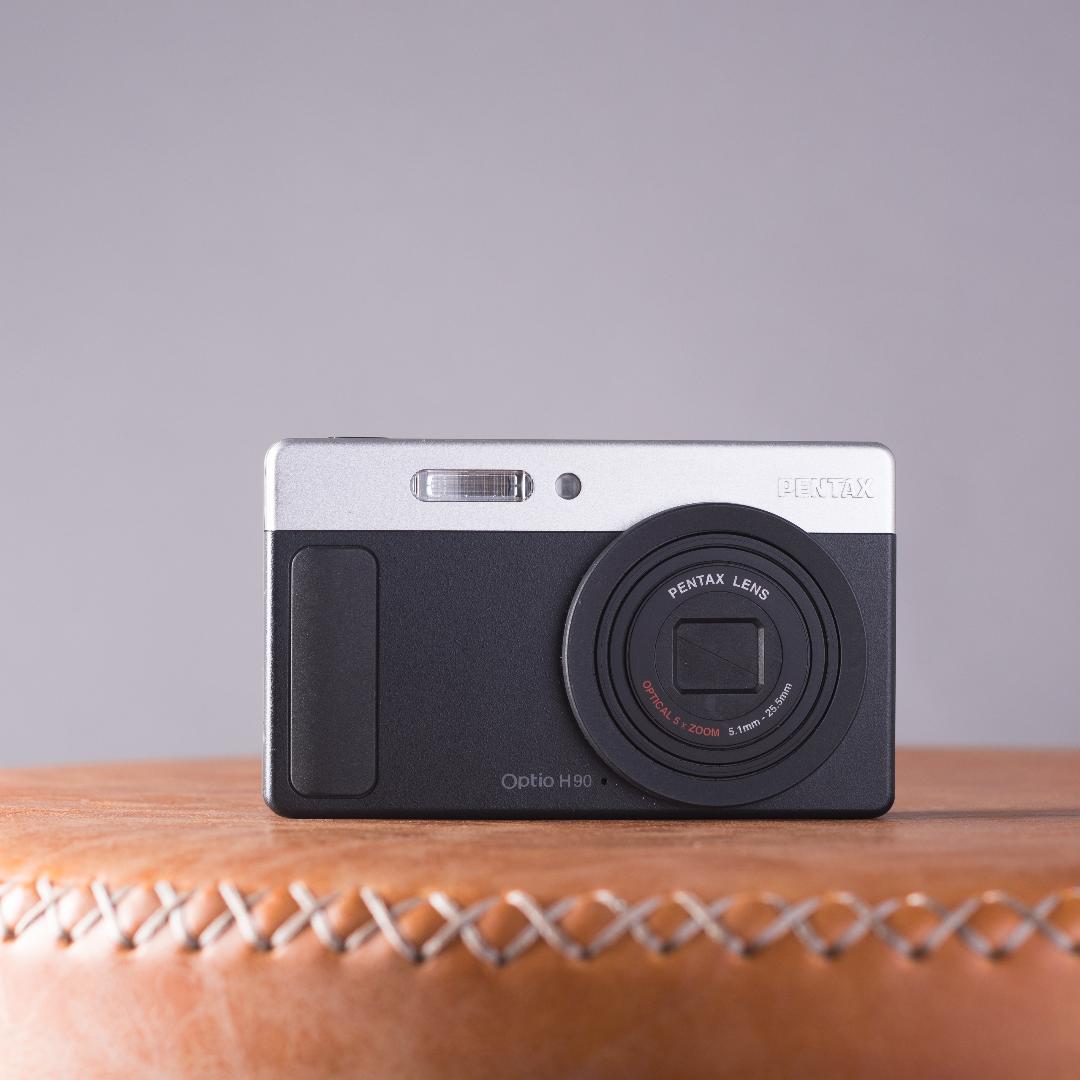 【可愛いすぎるコンデジ】PENTAX optio H90 ブラック×シルバー 可愛いすぎるコンデジ】PENTAX optio H90 ブラック×シルバー