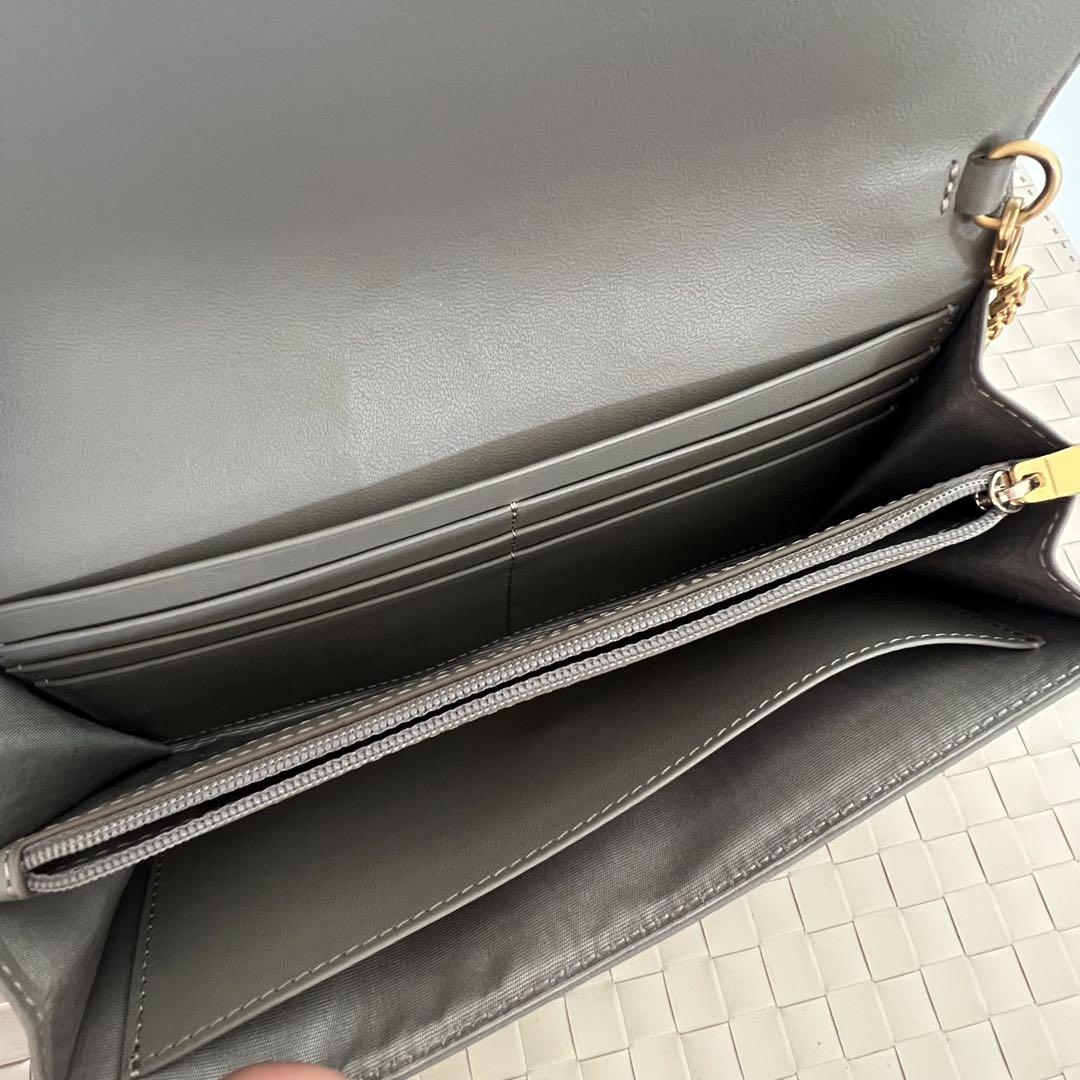 極美品】FURLA グレー チェーンウォレット
