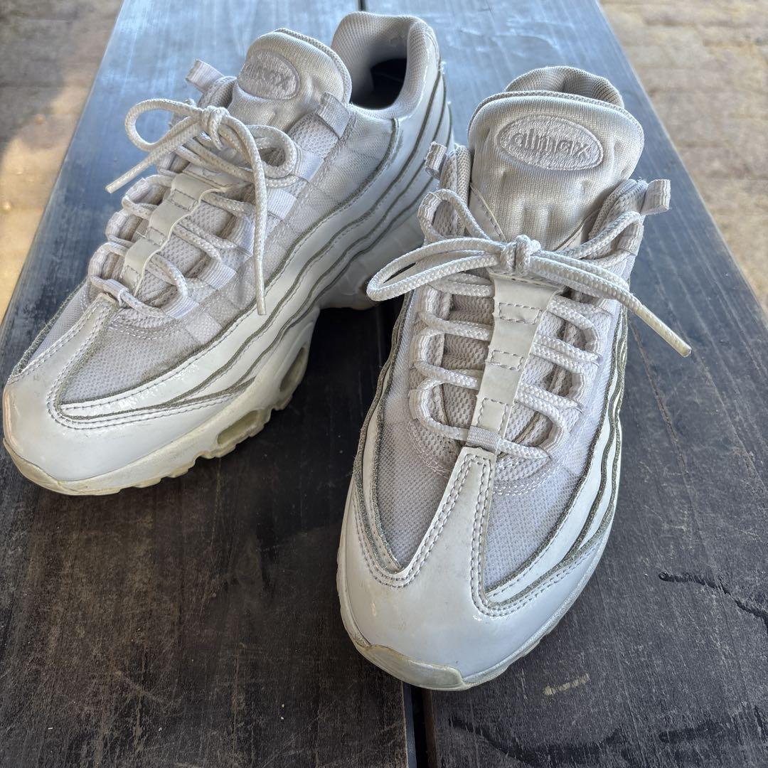 Nike Air Max 95 ホワイトスニーカー
