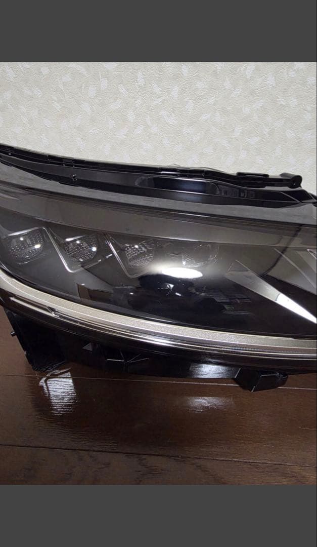 日産ノートE13右LEDヘッドライト 日産ノートE13右LEDヘッドライト