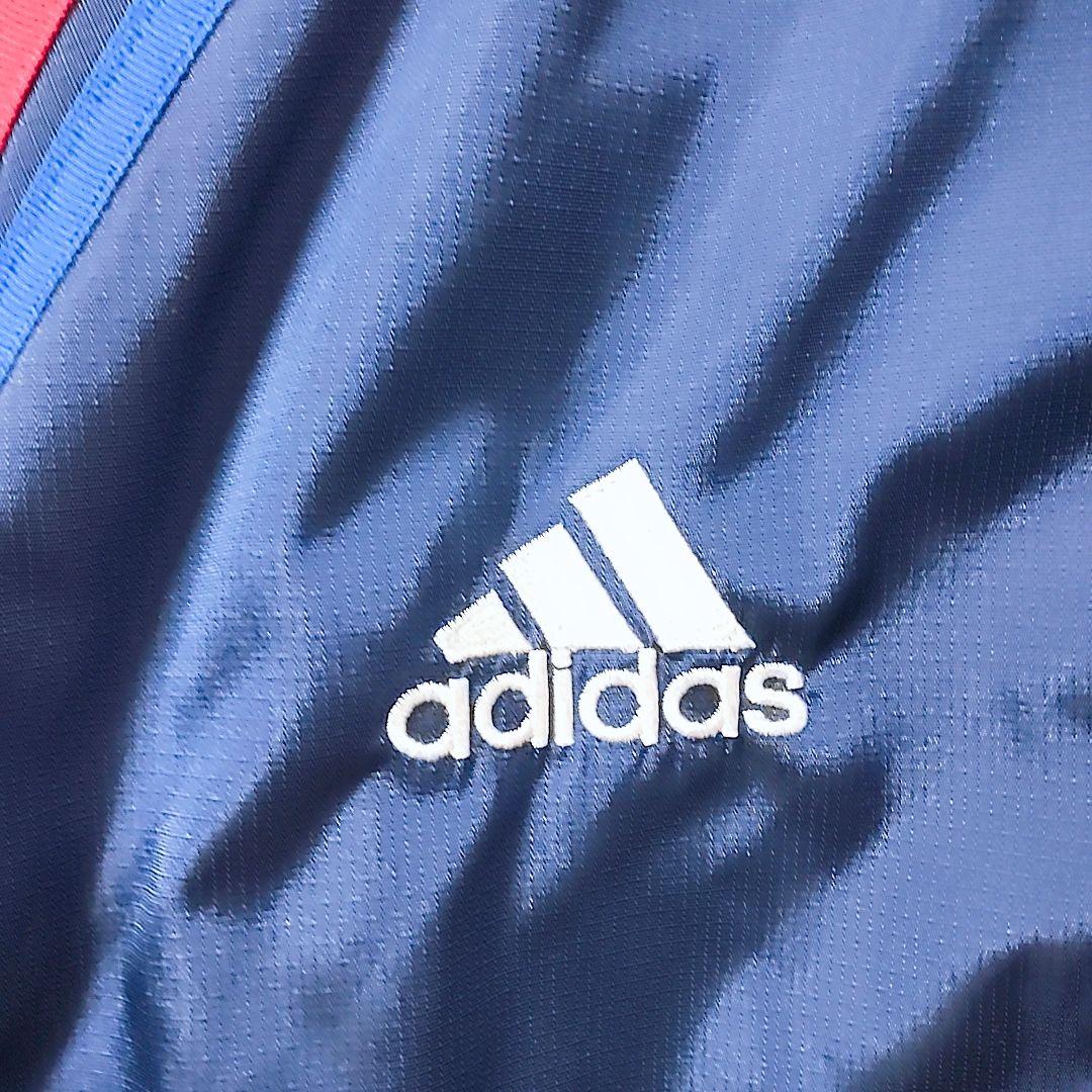雑誌で紹介された adidas Lsize ベンチコート万国旗 スリーストライプジャケット ウェア