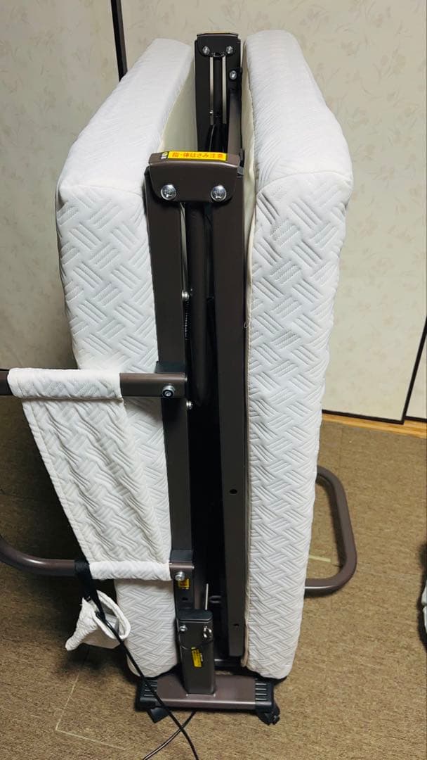 アイリスオーヤマ 折りたたみベッド 電動リクライニングOTBSS-BDH アイリスオーヤマ 折りたたみベッド 電動リクライニングOTBSS-BDH