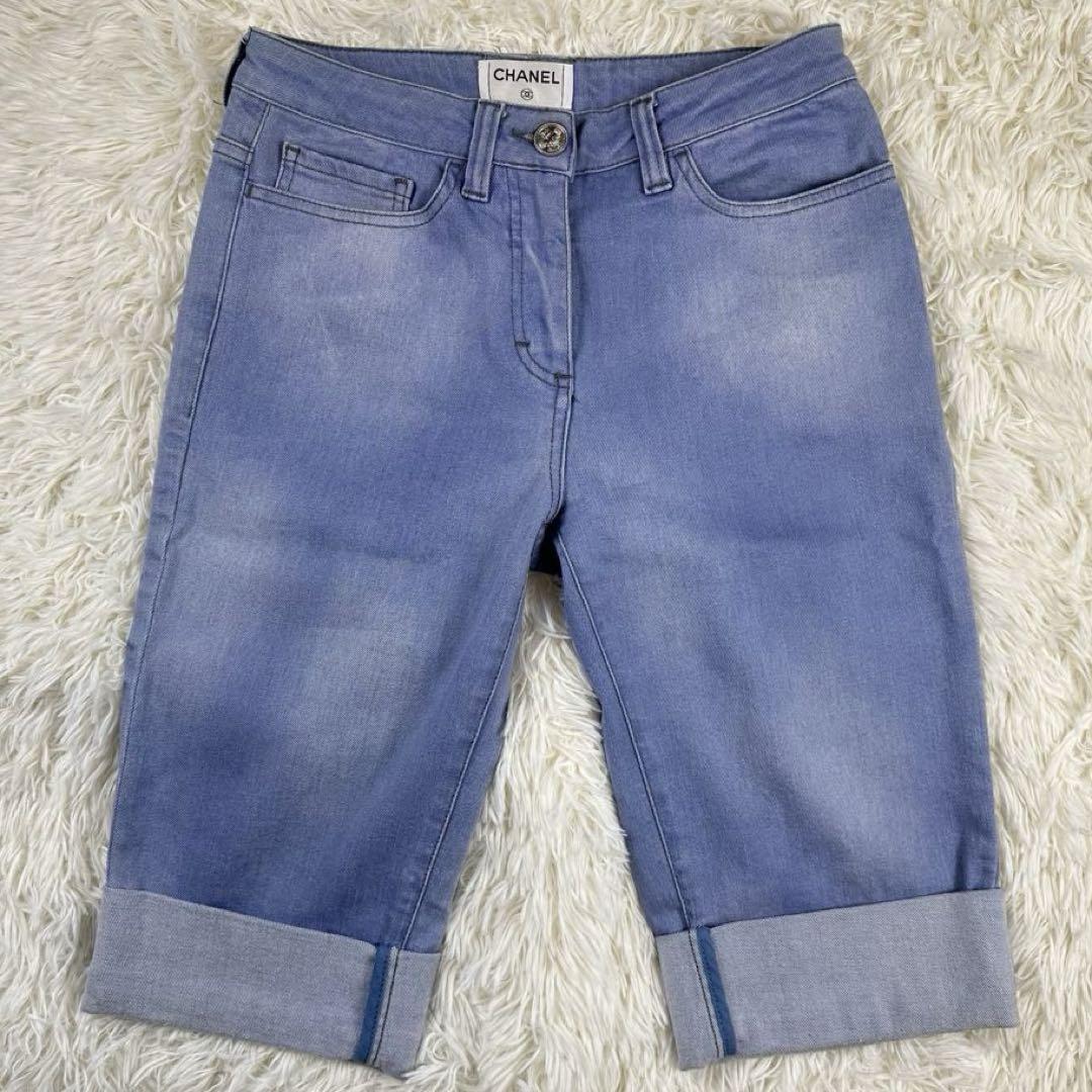 極美品✨シャネル ハーフパンツ デニム ジーンズ CC ロゴ金具 08P 極美品✨シャネル ハーフパンツ デニム ジーンズ CC ロゴ金具