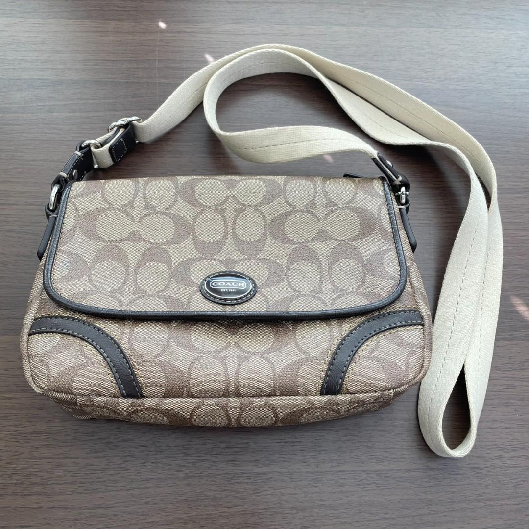 19.COACH コーチ ショルダーバッグ シグネチャー ブラウン系