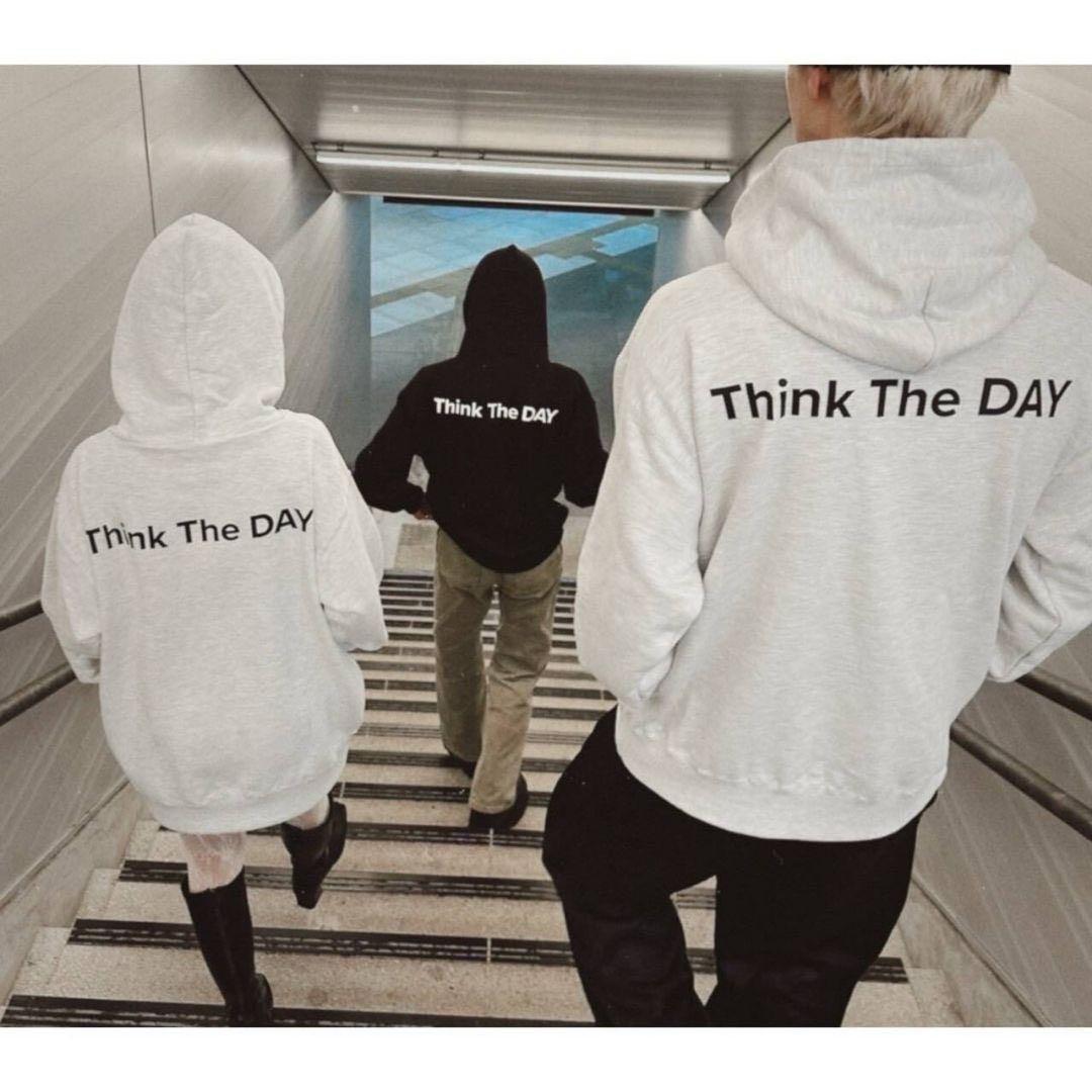 Think The DAY フード付きパーカー
