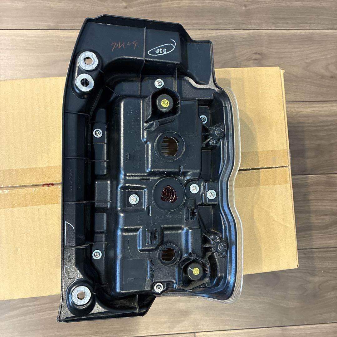 ハスラーMR52S 左テールランプ