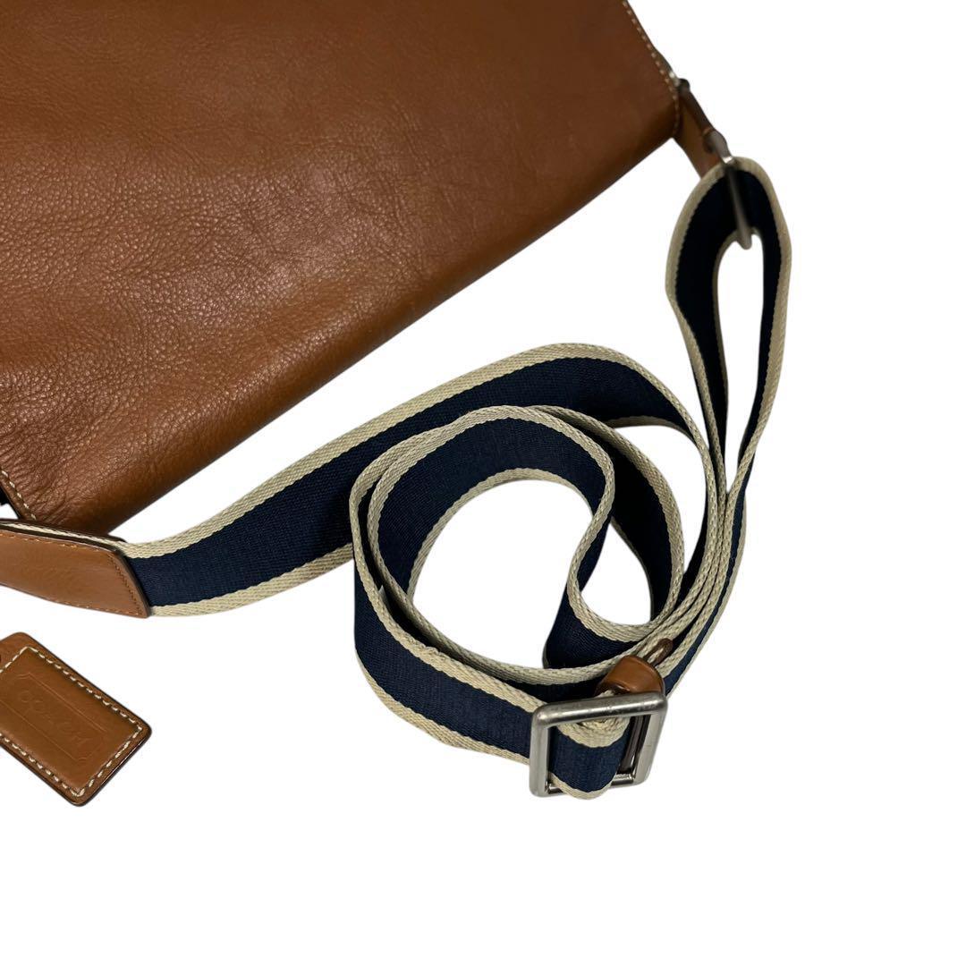 COACH　コーチ　ショルダーバッグ　斜め掛け　ロゴ型押し　F70555