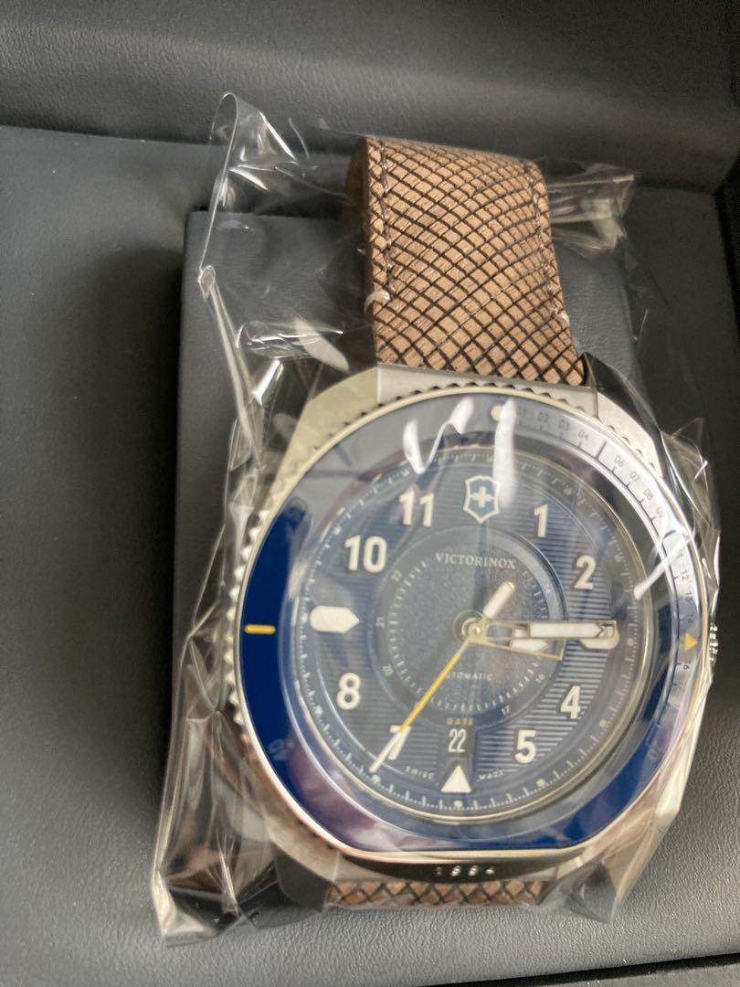 Victorinox 自動巻き時計