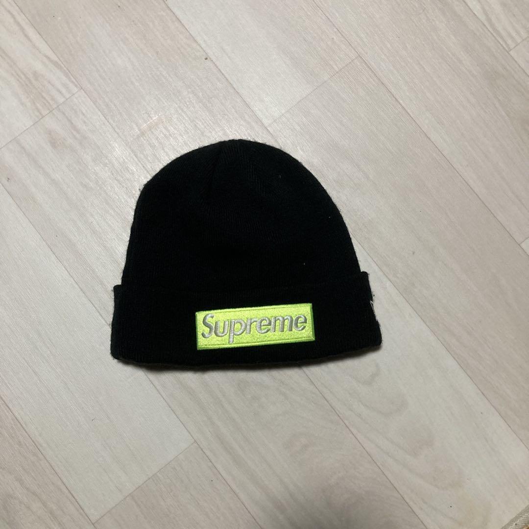 早い者勝ち！Supreme ニット帽 黒 World Famous刺繍 Supreme ニット帽 黒 World Famous