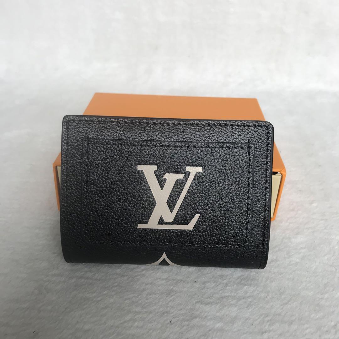 LOUIS VUITTON 折り財布