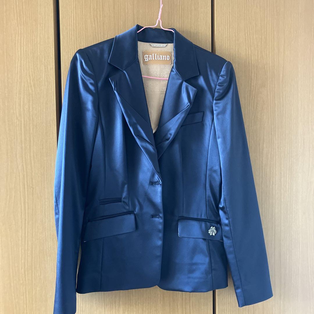 美品 レオナール カンカン素材 ショールカラー ジャケット 裏地総柄 黒 38 美品 レオナール カンカン素材 ショールカラー ジャケット 裏地