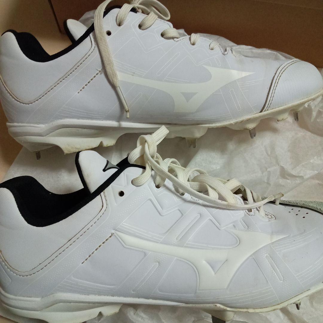 Mizuno ホワイトスパイクシューズ　25㌢