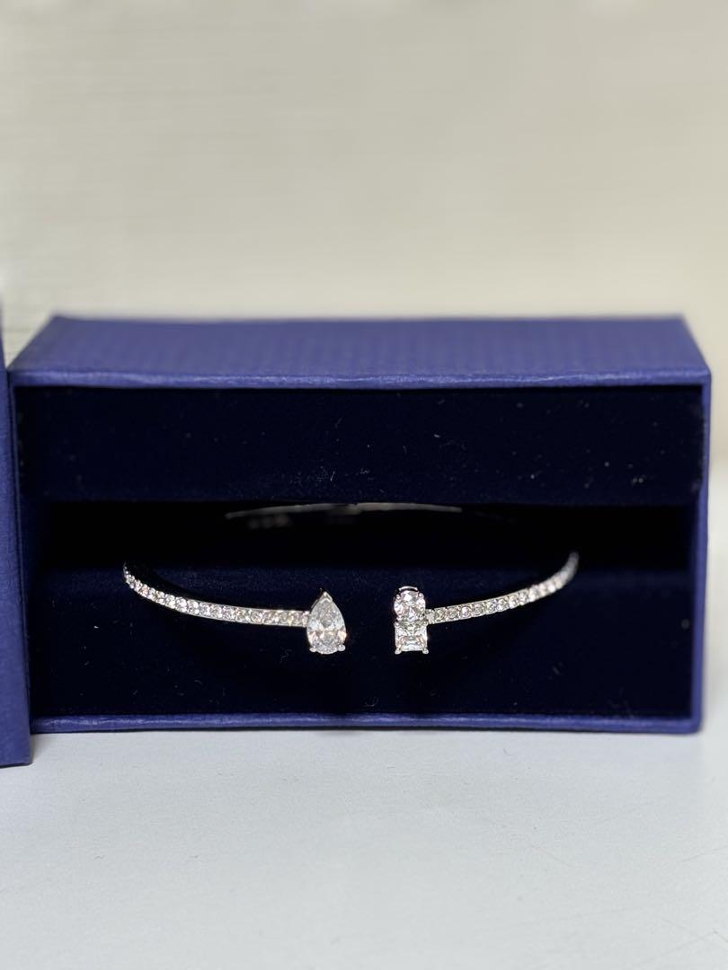 Swarovski クリスタルバングル