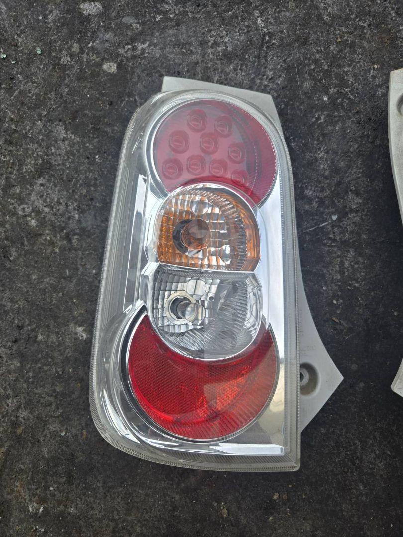L675S　ダイハツ　ミラココア　テールランプ　左右