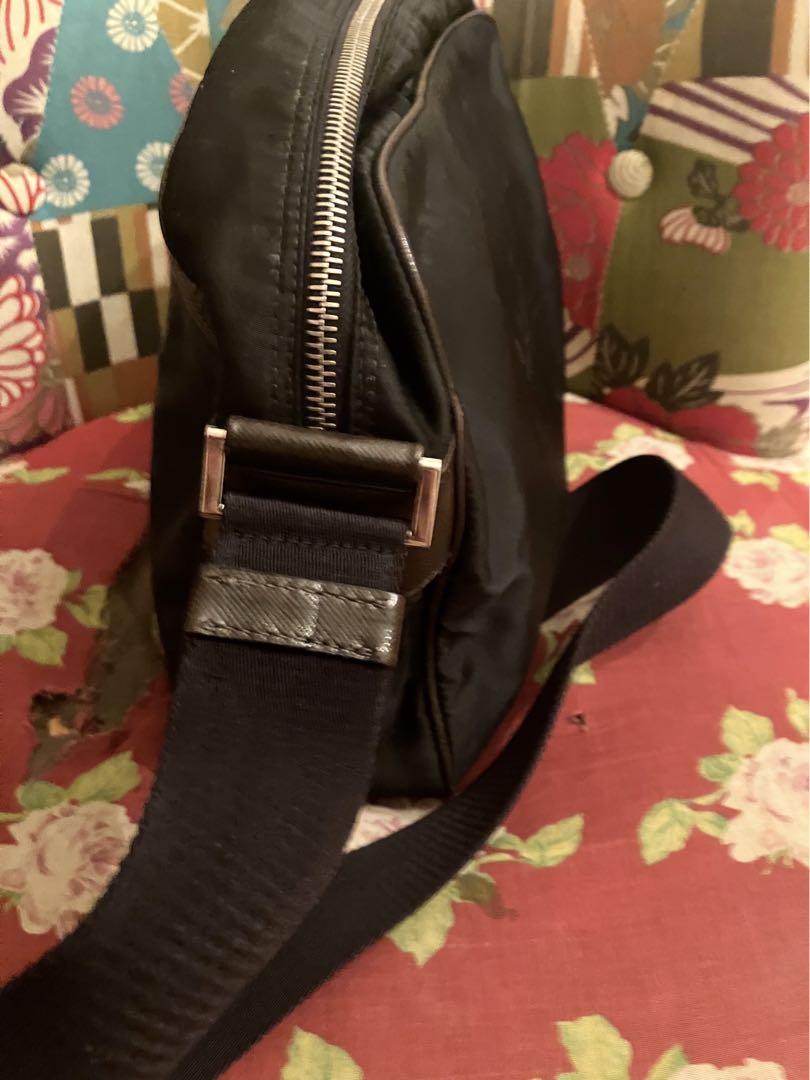 PRADA 三角ロゴプレート　ナイロン　ショルダーバッグ　プラダ