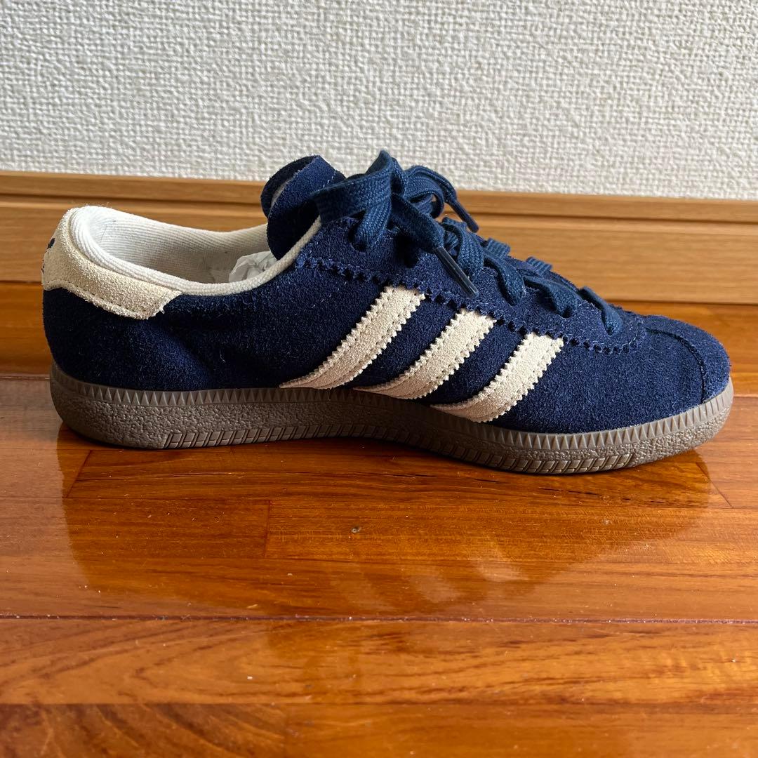 adidas BERN ベルン スニーカー Night Indigo / Gum adidas BERN ベルン スニーカー Night Indigo / Gum