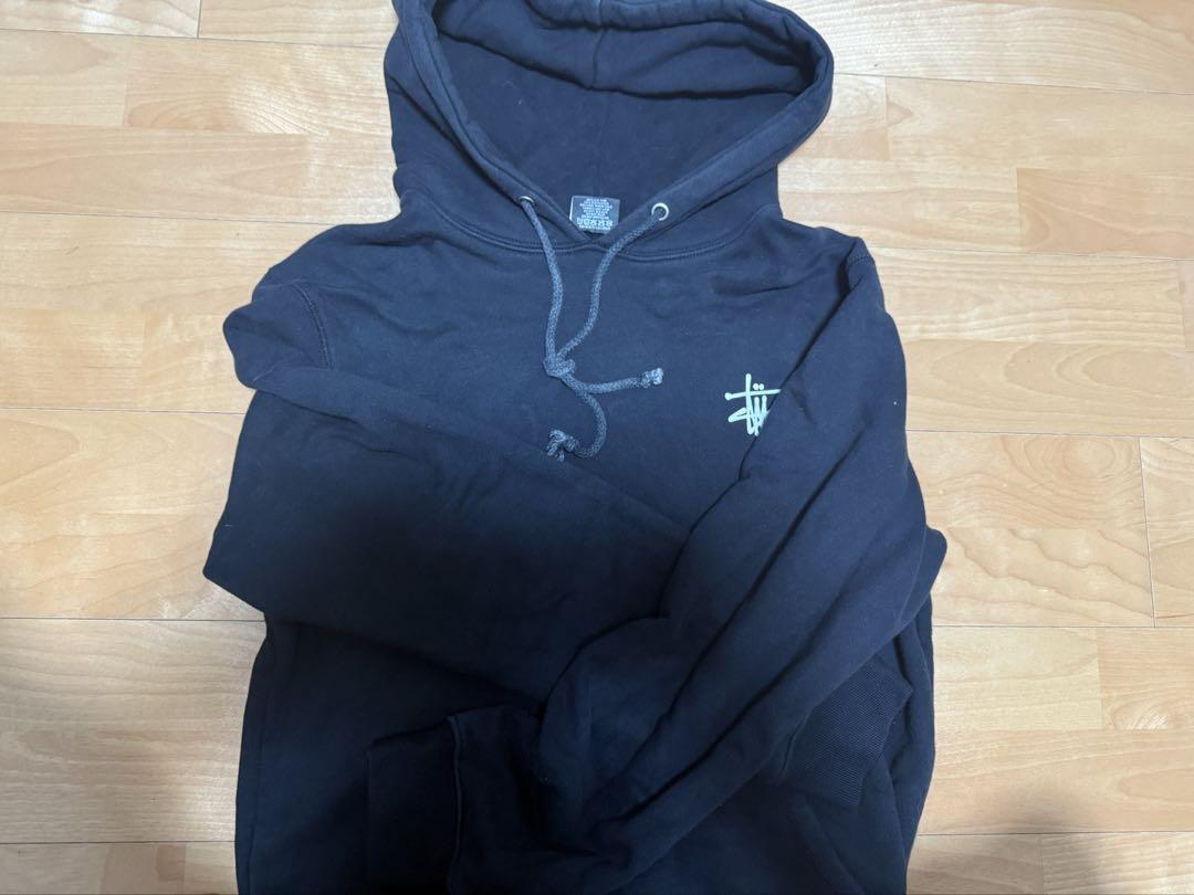Stussy 黒 パーカー