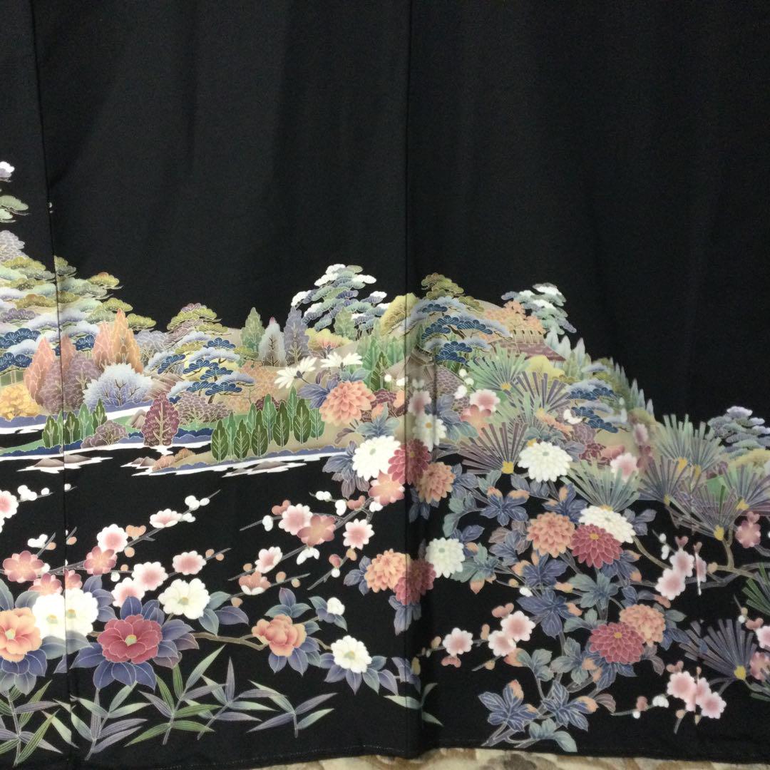 黒留袖新品お誂え品です仕付け糸付き。