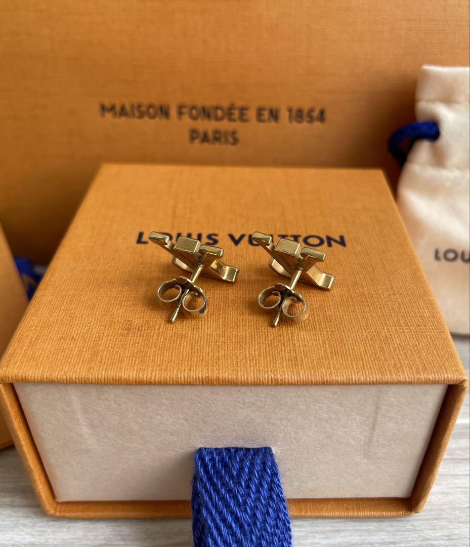 【期間限定価格】 LOUIS VUITTON ピアス LVロゴ ゴールド 両耳用